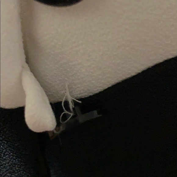 Short Sleeve Blouse. Black/White size 12 - Picture 4 of 4